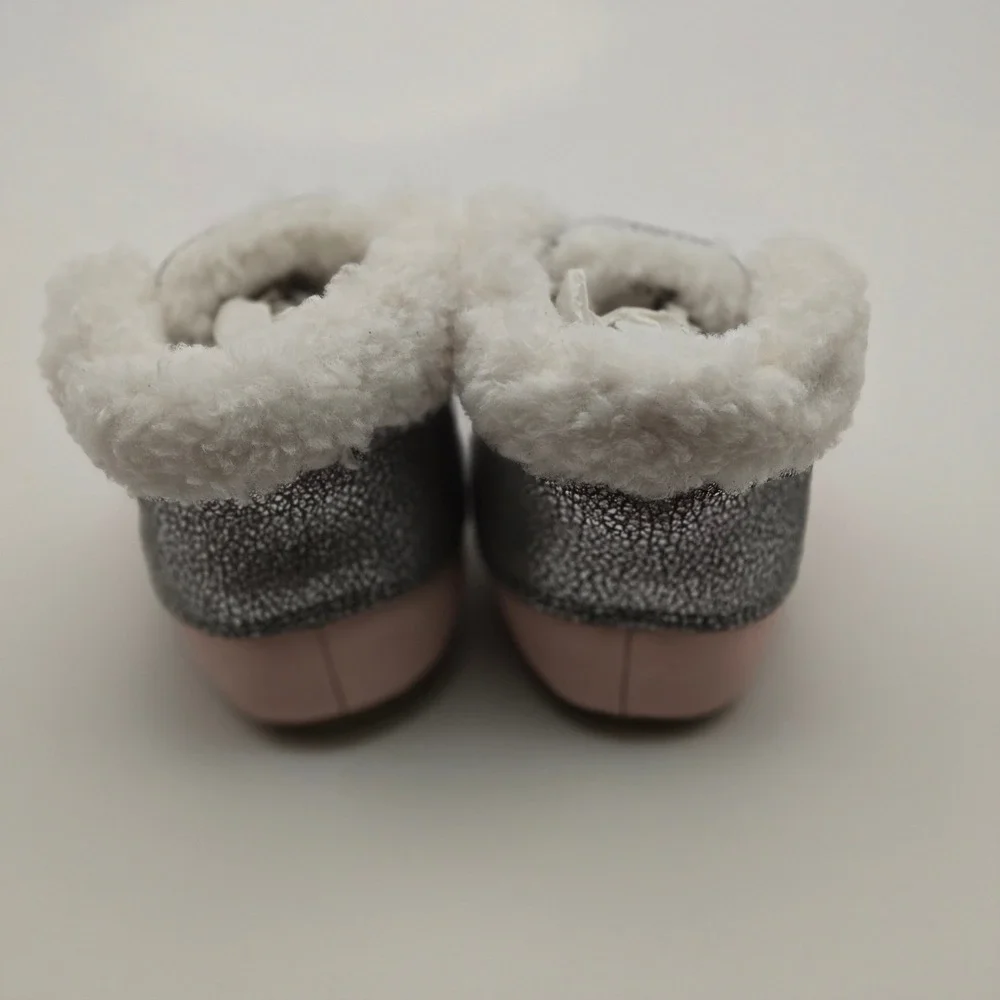 Robeez New 9-12M First Kicks Baby Shoes Pink Silver Faux‎ Fur Booties Girl